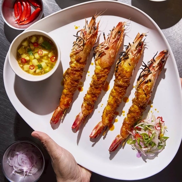 กุ้งย่างกอและ ซอสสับปะรดพริกเกลือ